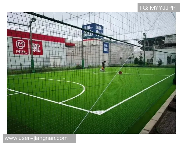 足球场划线漆的选择与应用技巧解析助你打造完美草坪运动场地 足球场划线漆的选择与应用技巧解析助你打造完美草坪运动场地