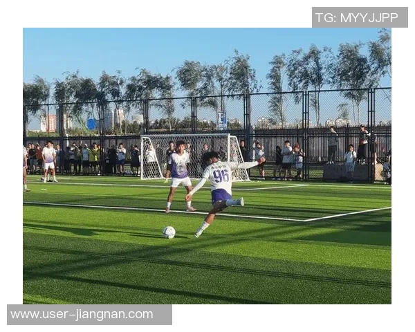 足球盛宴回顾2013年华彩瞬间展现全球足坛精彩与激情